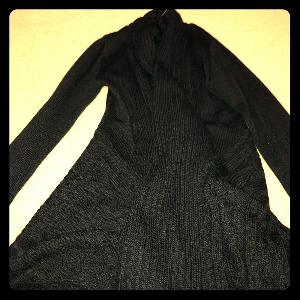 iZ Byer Black Long Sleeve Sweater⚫️